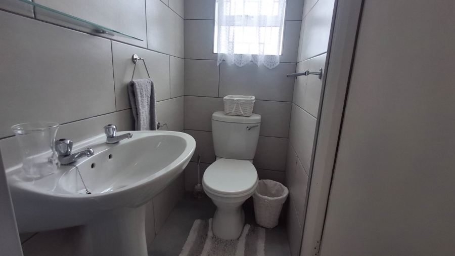 2 Bedroom Property for Sale in Hartenbos Central Western Cape